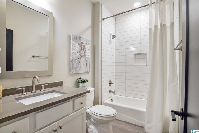 1000 EVERETT CIRCLE, Hoover, AL 35244