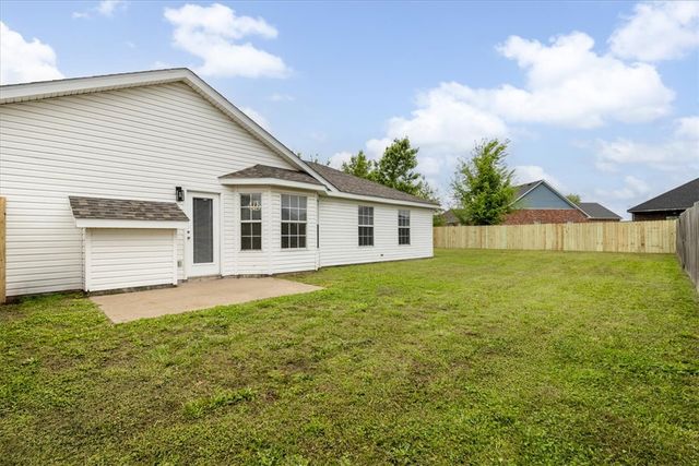 1009 Flynt Street, Siloam Springs, AR 72761