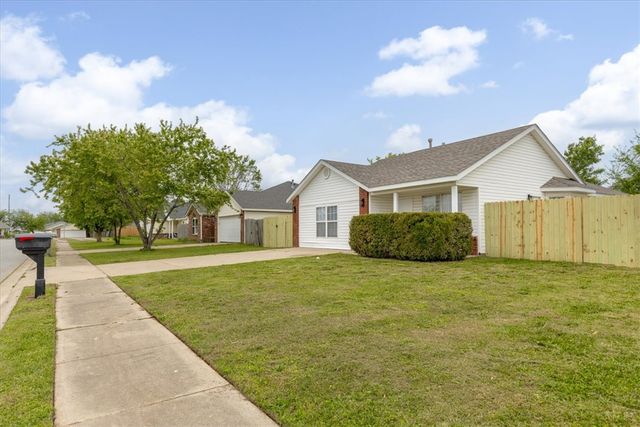 1009 Flynt Street, Siloam Springs, AR 72761