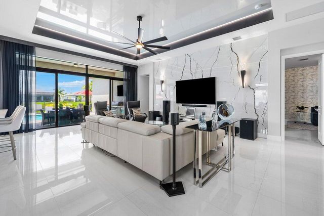 9850 Evergreen Woods Lane, Boynton Beach, FL 33473