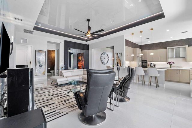 9850 Evergreen Woods Lane, Boynton Beach, FL 33473