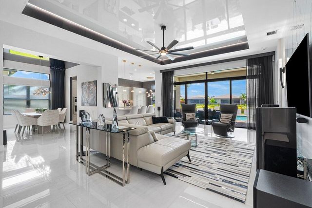 9850 Evergreen Woods Lane, Boynton Beach, FL 33473