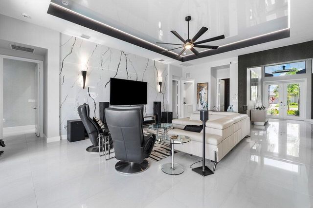 9850 Evergreen Woods Lane, Boynton Beach, FL 33473