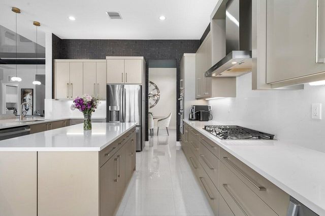9850 Evergreen Woods Lane, Boynton Beach, FL 33473