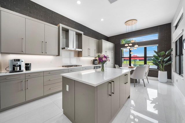 9850 Evergreen Woods Lane, Boynton Beach, FL 33473