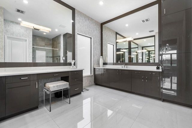9850 Evergreen Woods Lane, Boynton Beach, FL 33473