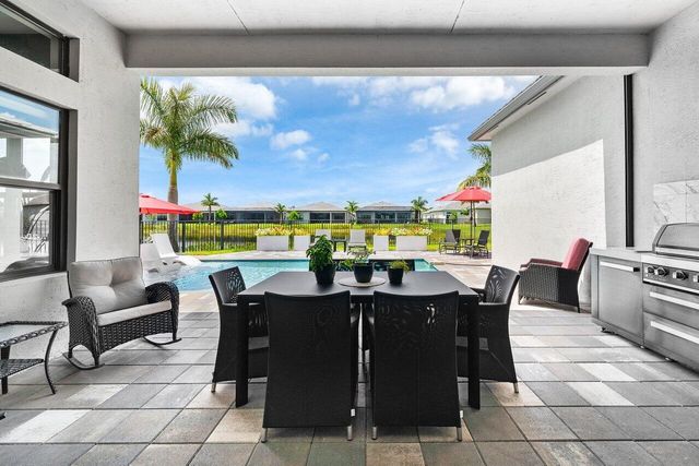 9850 Evergreen Woods Lane, Boynton Beach, FL 33473