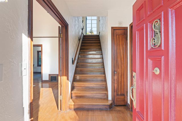 1101 Amador Ave, Berkeley, CA 94707