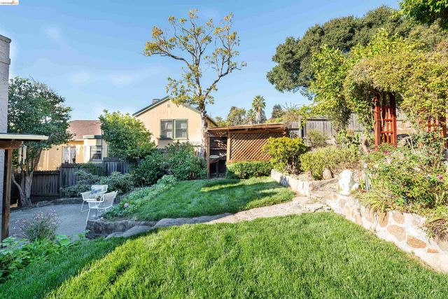 1101 Amador Ave, Berkeley, CA 94707