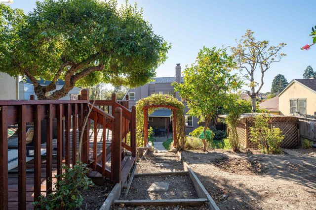 1101 Amador Ave, Berkeley, CA 94707