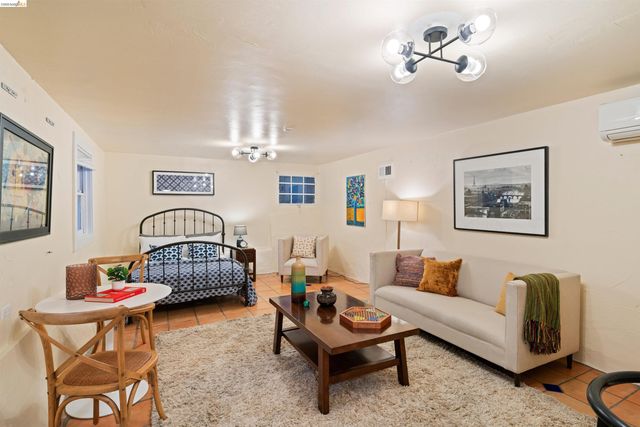 1101 Amador Ave, Berkeley, CA 94707