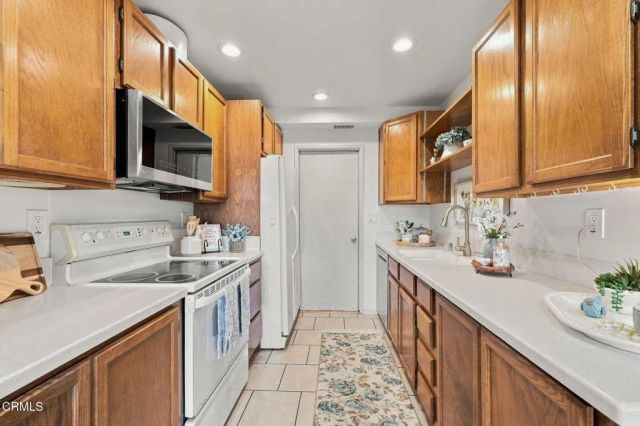 16165 Village 16, Camarillo, CA 93012