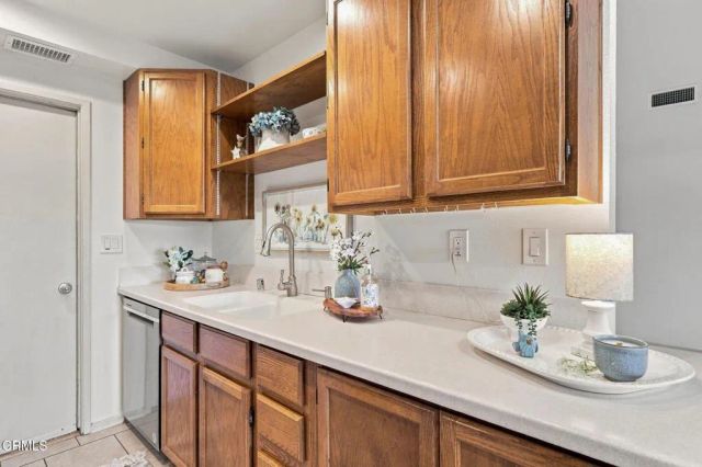 16165 Village 16, Camarillo, CA 93012