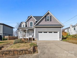 14 Hildebrand Street, Asheville, NC 28801