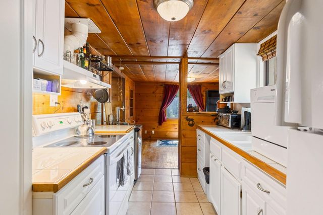 660 Glenwood Rd, Grass Valley, CA 95945
