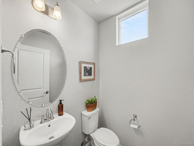 9251 Garnett Way C, Arvada, CO 80007