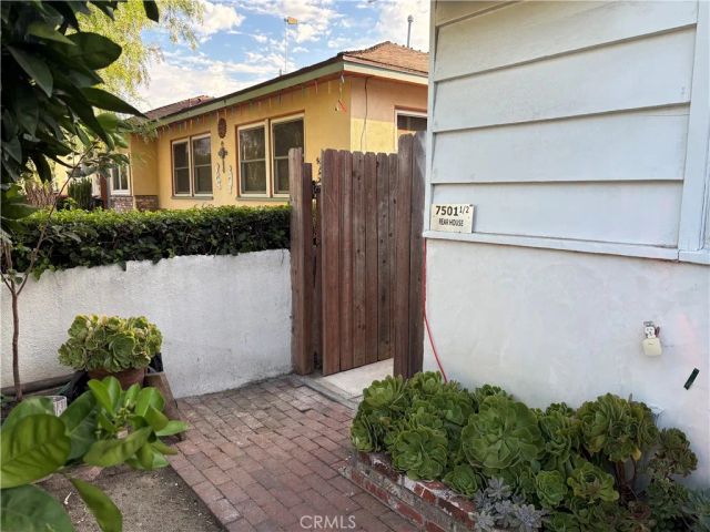 7501 Corbin, Winnetka, CA 91306