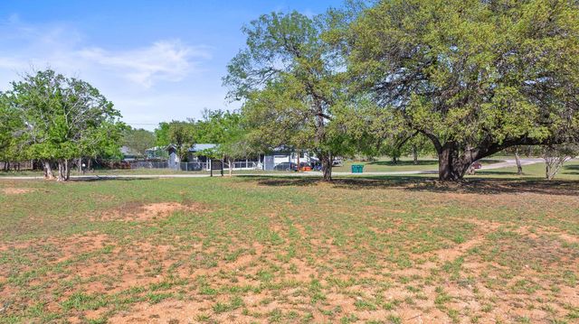 208 Norwood DR, Granite Shoals, TX 78654
