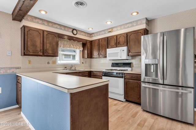 35 Puerto Vallarta Street, Toms River, NJ 08757