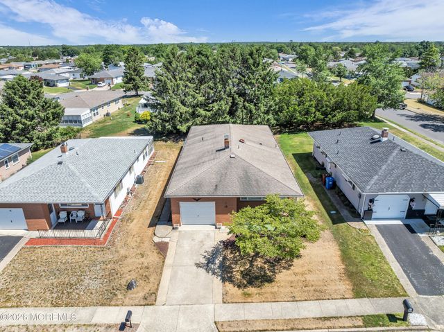 35 Puerto Vallarta Street, Toms River, NJ 08757