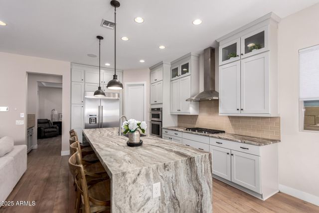 2830 E CREST Lane, Phoenix, AZ 85050