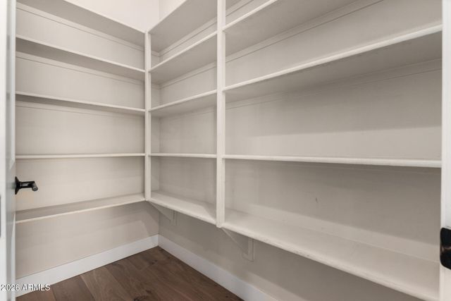 2830 E CREST Lane, Phoenix, AZ 85050