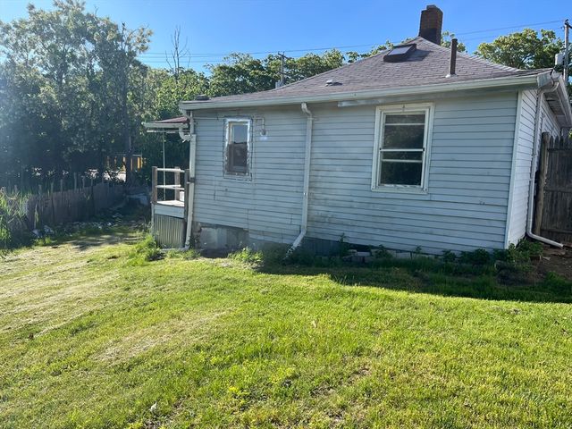 576 Sea St, Quincy, MA 02169