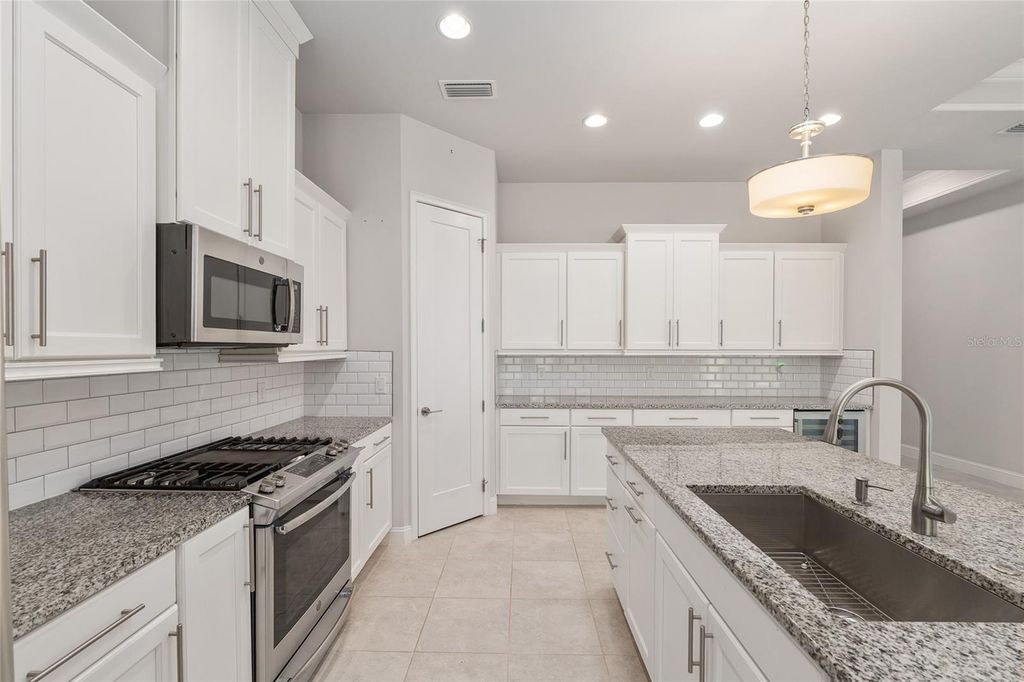 Image 22 of property listing at 11890 SW 33RD LANE, Gainesville, FL 32608