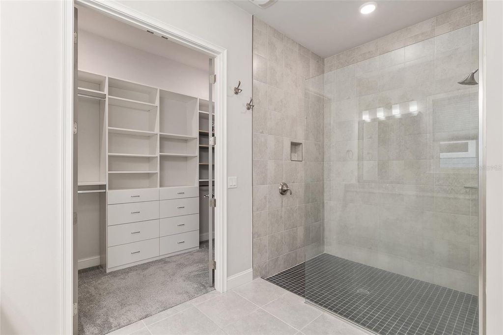 Image 39 of property listing at 11890 SW 33RD LANE, Gainesville, FL 32608