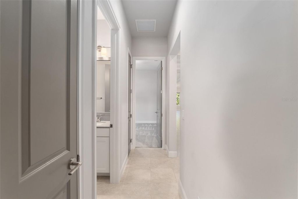 Image 47 of property listing at 11890 SW 33RD LANE, Gainesville, FL 32608