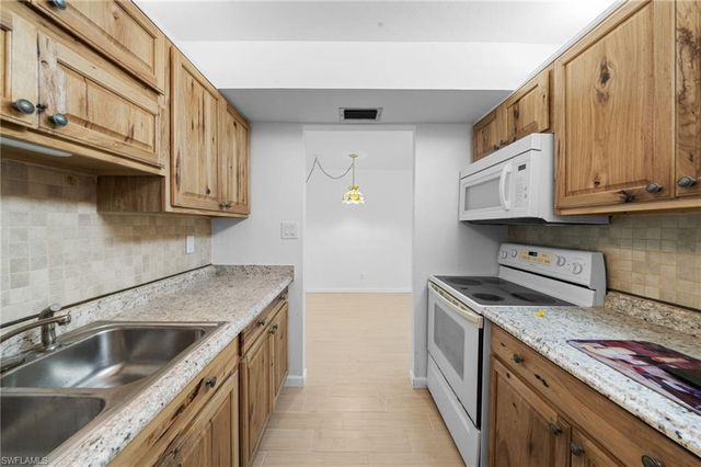 431 Van Buren ST D3, Fort Myers, FL 33916