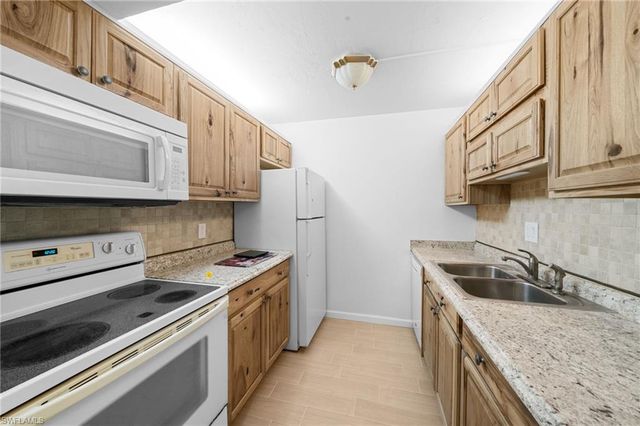 431 Van Buren ST D3, Fort Myers, FL 33916
