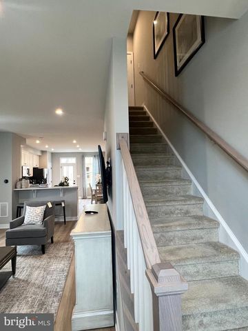 5 SIDNEY LN, Stratford, NJ 08084
