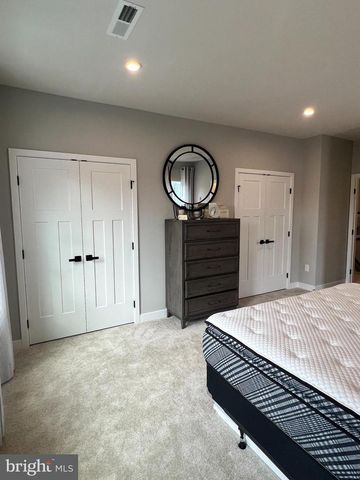 5 SIDNEY LN, Stratford, NJ 08084