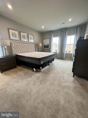 5 SIDNEY LN, Stratford, NJ 08084