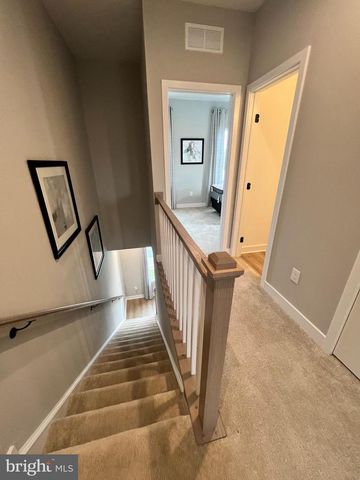 5 SIDNEY LN, Stratford, NJ 08084