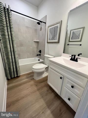 5 SIDNEY LN, Stratford, NJ 08084