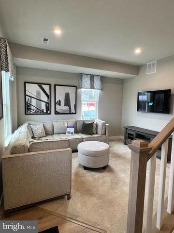 5 SIDNEY LN, Stratford, NJ 08084