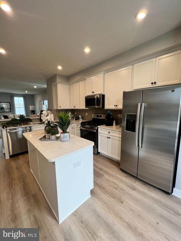 5 SIDNEY LN, Stratford, NJ 08084