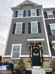 5 SIDNEY LN, Stratford, NJ 08084