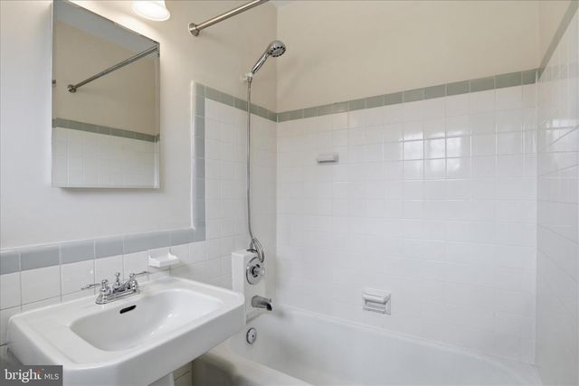 3105 MARTHA CUSTIS DR, Alexandria, VA 22302