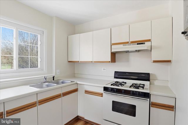 3105 MARTHA CUSTIS DR, Alexandria, VA 22302