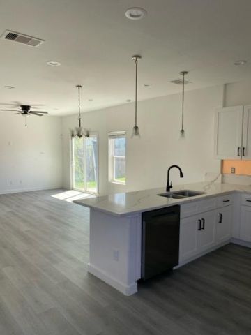 4007 King Street, Houston, TX 77026