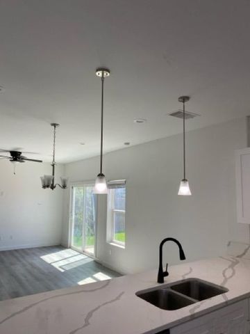 4007 King Street, Houston, TX 77026