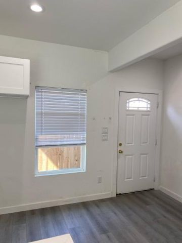 4007 King Street, Houston, TX 77026