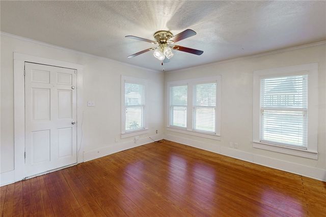 601 West Mustang Street, Caldwell, TX 77836