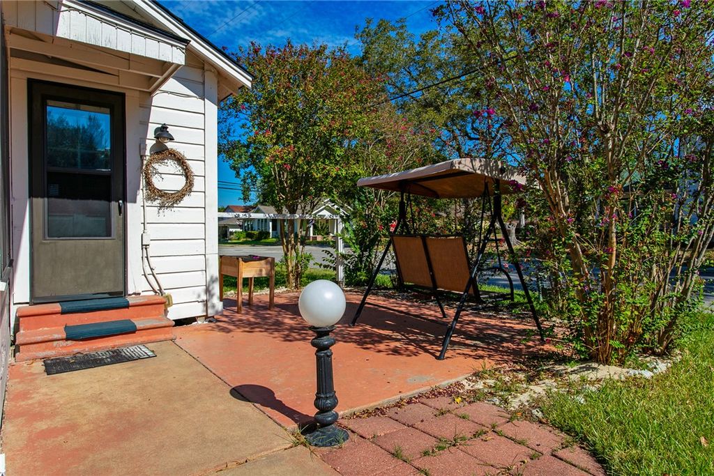 601 West Mustang Street, Caldwell, TX 77836 — photo 4