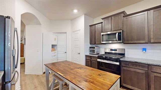 4005 Glastonbury Road, Mckinney, TX 75071