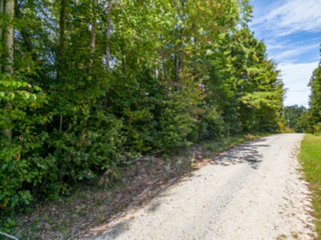 209 N Lakeside Drive, Fair Play, SC 29643