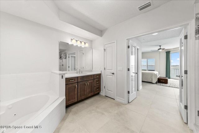 1465 S Harbor City Boulevard 902, Melbourne, FL 32901